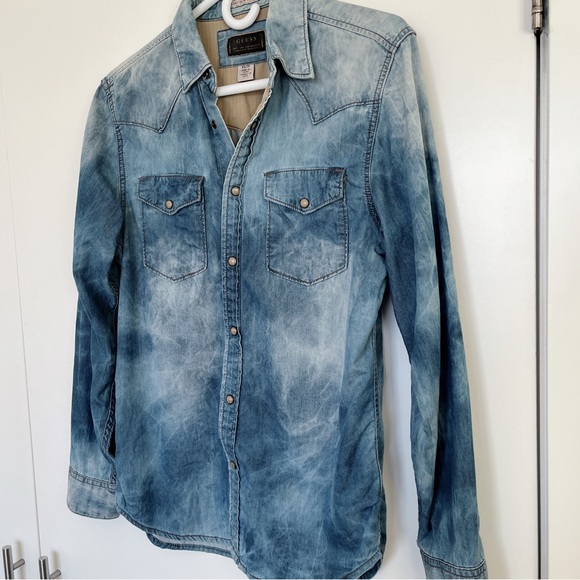 LIKE NEW GUESS Button Down Shirt Men Size XS EUC - Picture 3 of 8